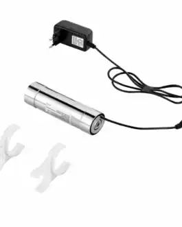 Stérilisateur LED UV pour filtre à eau sous évier en acier inoxydable, avec alimentation électrique et clips de fixation. Solution efficace pour désinfecter l’eau potable à domicile.