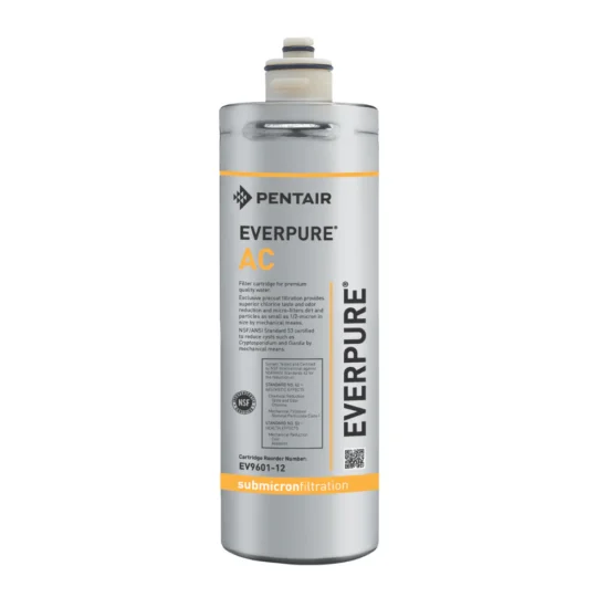 Filtre AC Everpure pour distributeur d'eau fraîche et gobelets.