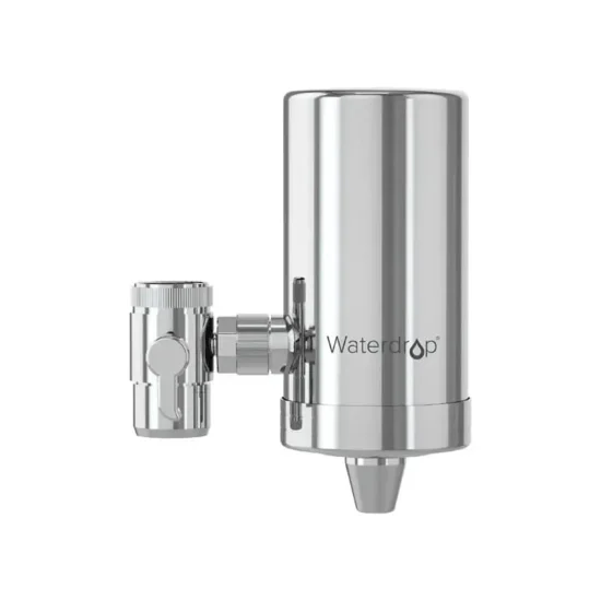 Filtre à eau à visser sur le robinet pour boire l'eau en vacances.