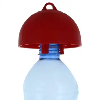 killa-trap-rouge-bouteille - Boutique Diproclean Bouteille d'eau avec support en forme de lampe de bureau, design innovant pour emballage de liquide, idéal pour la maison ou le bureau.