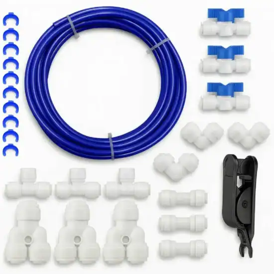 Flexible tuyau bleu pour système de plomberie, raccords et outils de fixation pour nettoyage et entretien. Kit complet pour installation sanitaire ou filtration d’eau. Matériel de qualité Professionnelle.