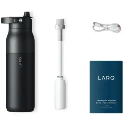 Bouteille d'eau portable LARQ, accessoire pour une hydratation saine et design, idéale pour le sport et les déplacements, solution innovante pour boire de l'eau pure.