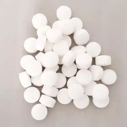 Billes de nettoyage pour entretien professionnel, parfaites pour le nettoyage en profondeur et la désinfection. Matériel de qualité pour une efficacité optimale dans les services de nettoyage.