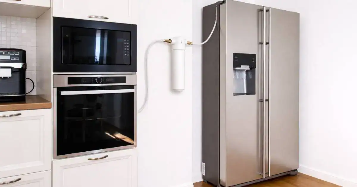 syst&egrave;me de filtration d&rsquo;eau maison avant r&eacute;frig&eacute;rateur