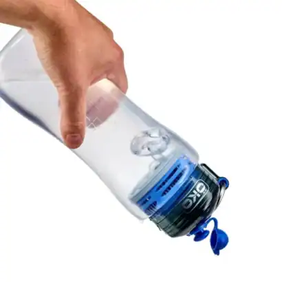 Filtre d'eau portable 1L OKO pour &eacute;liminer chlore, plomb, microplastiques et autres contaminants de l'eau potable.