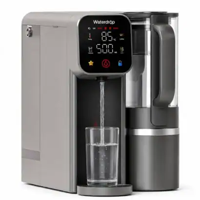 Distributeur d'eau chaude instantan&eacute;e avec &eacute;cran num&eacute;rique et filtre int&eacute;gr&eacute;, id&eacute;al pour une utilisation domestique ou professionnelle.