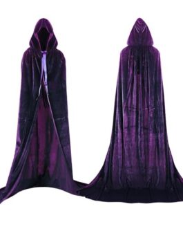 Cape magnétique en velours violet avec capuche et traîne longue, effet drapé.